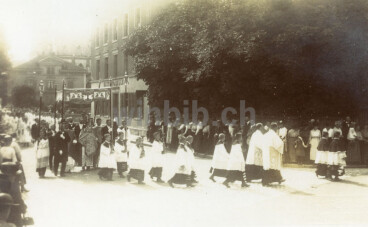 1919: 1. Fronleichnams-Prozession der Pfarrei St. Peter und Paul