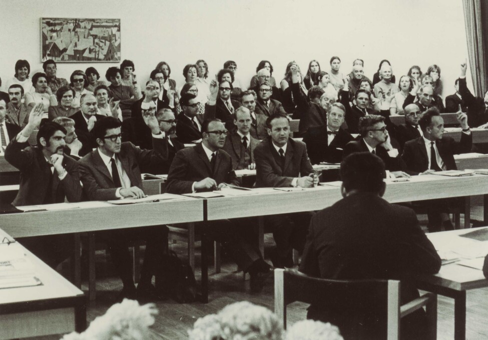 Erste Tagung des Gemeinderates im renovierten Rathaus am 9. November 1970.