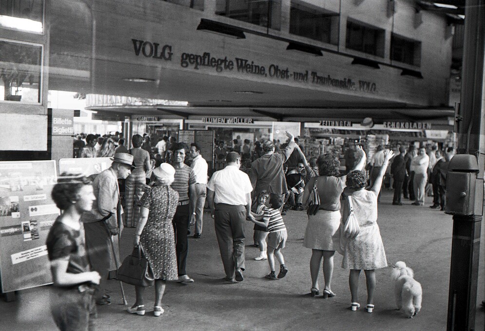 Bahnhof Winterthur mit Jonas-Furrer-Galerie, um 1970.